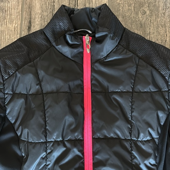 Spyder women’s size small, lightweight jacket, black with pink accent like new - Picture 4 of 8